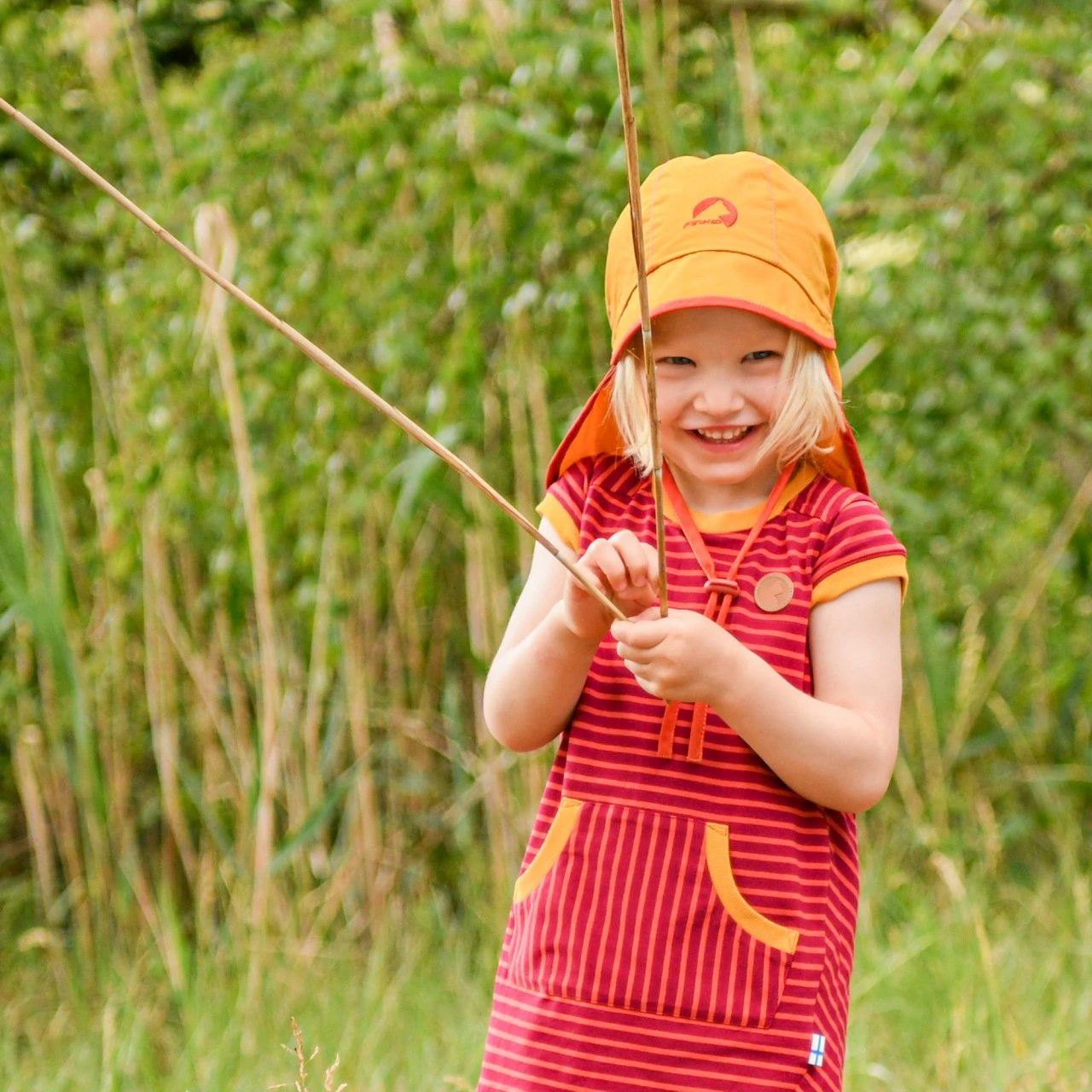 Finkid RANTALI Mädchen Sommerhut Golden Yellow/chilli Mit Nackenschutz 2 Finkid RANTALI Mädchen Sommerhut Golden Yellow/chilli Mit Nackenschutz – Bild 2