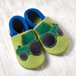 Pololo & Orangenkinder Trecker Hausschuhe Traktor Grün